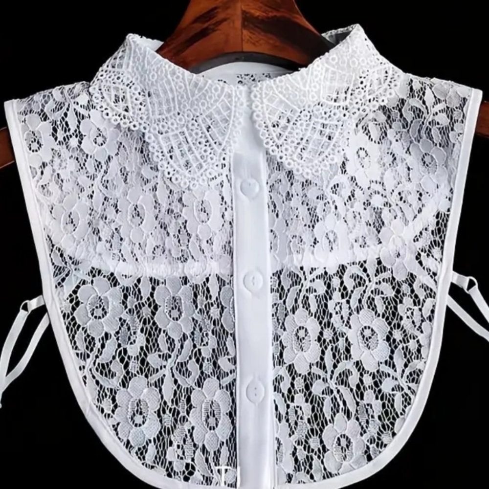 Women's White Lace Detachable Collar Dickey - Elegant Button Front